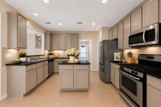 3821 Houston Lake Drive, Pearland, TX 77581