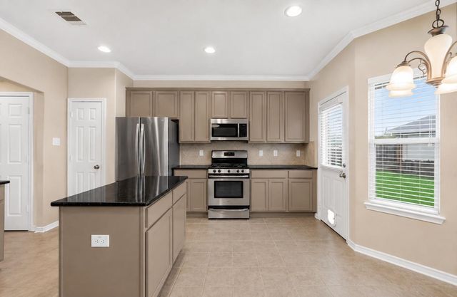 3821 Houston Lake Drive, Pearland, TX 77581