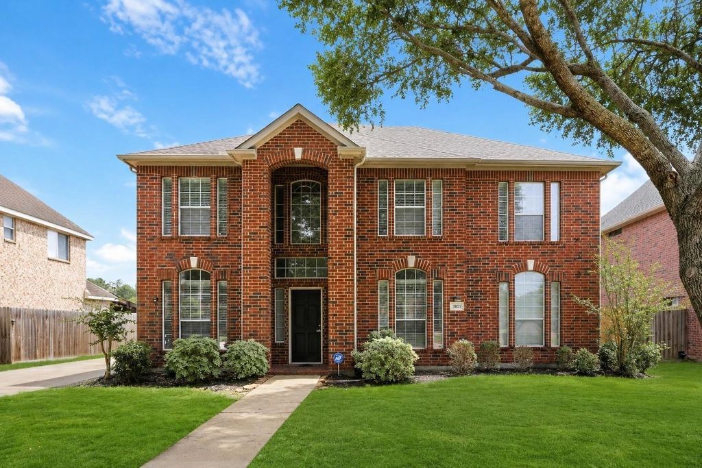 3821 Houston Lake Drive, Pearland, TX 77581