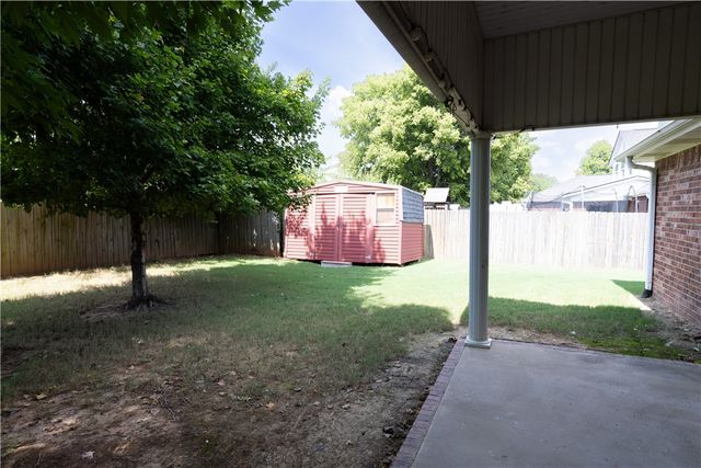 237 Briarhill Drive, Farmington, AR 72730