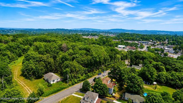 7 Deer Run W, Catskill, NY 12414