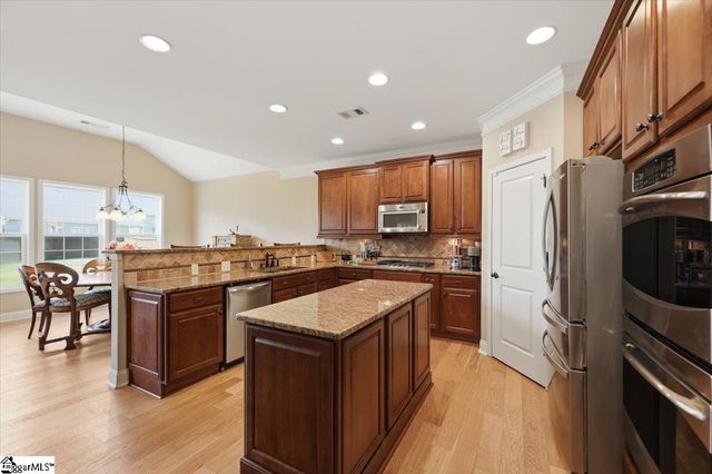 5 Blacksburg Court, Simpsonville, SC 29681