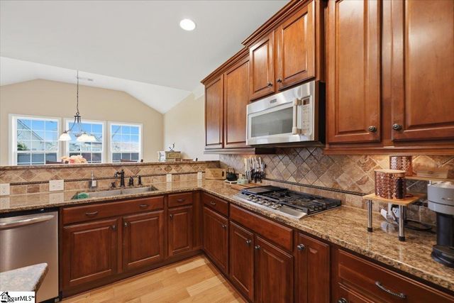 5 Blacksburg Court, Simpsonville, SC 29681