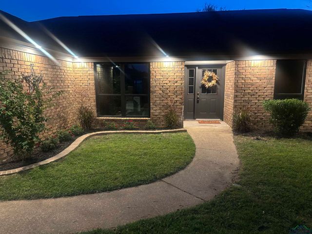 1611 Shady Creek Circle, Henderson, TX 75652