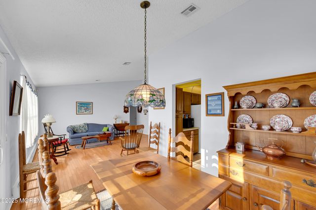 9 E Westgate Court, Toms River, NJ 08757