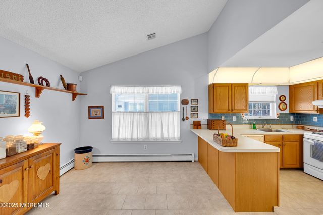 9 E Westgate Court, Toms River, NJ 08757