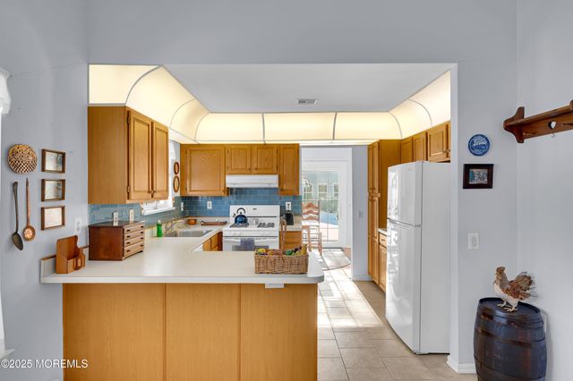 9 E Westgate Court, Toms River, NJ 08757