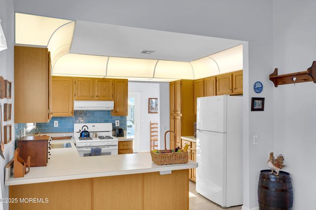 9 E Westgate Court, Toms River, NJ 08757