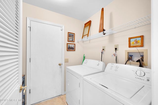 9 E Westgate Court, Toms River, NJ 08757