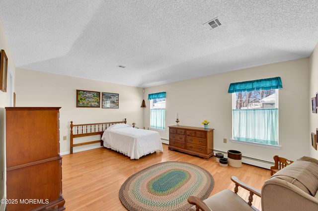 9 E Westgate Court, Toms River, NJ 08757