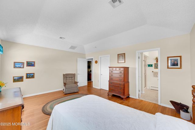 9 E Westgate Court, Toms River, NJ 08757