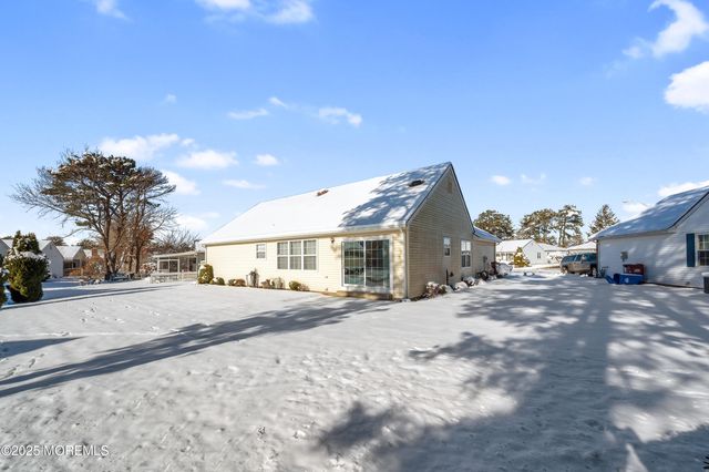 9 E Westgate Court, Toms River, NJ 08757