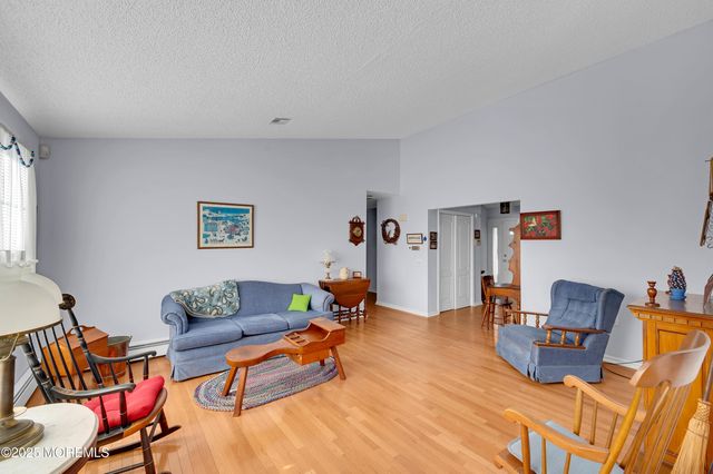 9 E Westgate Court, Toms River, NJ 08757