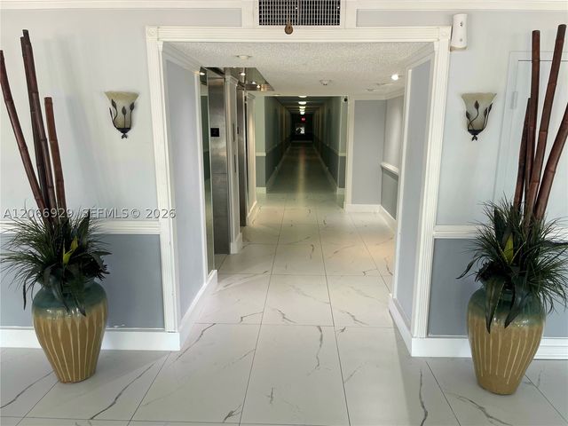 9273 SW 8th St 220, Boca Raton, FL 33428