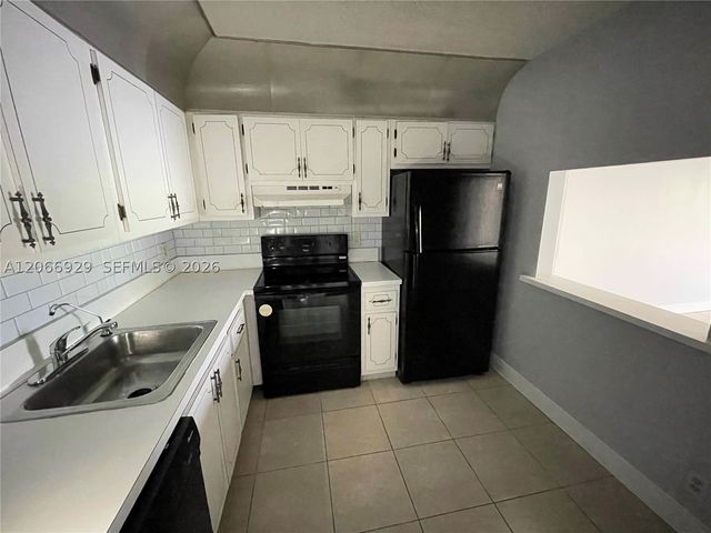 9273 SW 8th St 220, Boca Raton, FL 33428