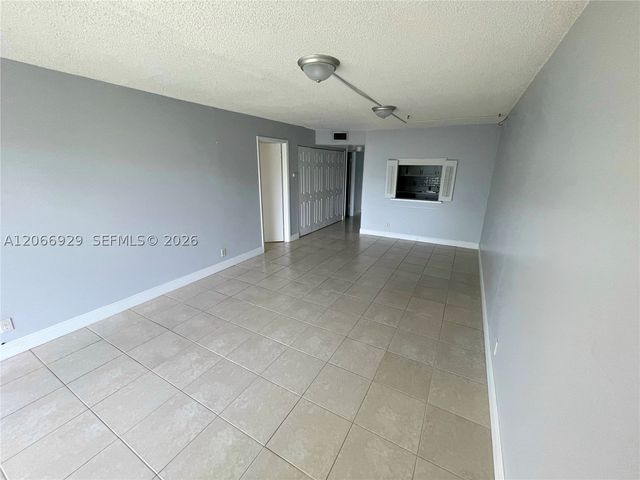 9273 SW 8th St 220, Boca Raton, FL 33428