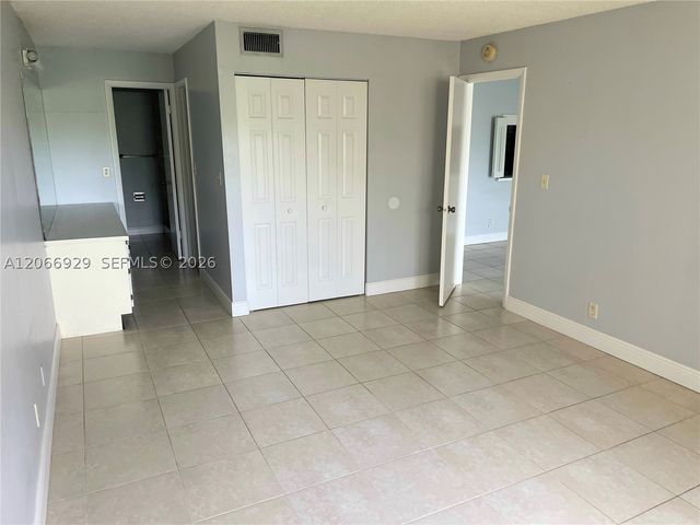 9273 SW 8th St 220, Boca Raton, FL 33428