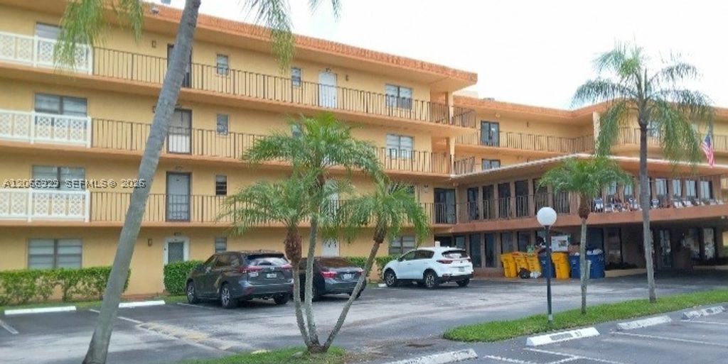9273 SW 8th St 220, Boca Raton, FL 33428