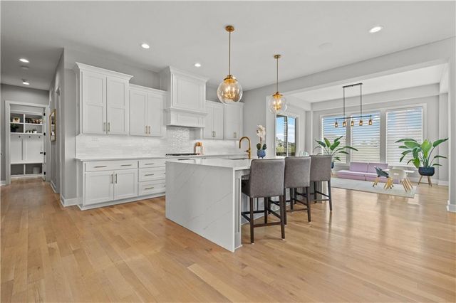 15809 El Monte Street, Overland Park, KS 66224
