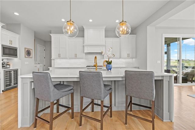 15809 El Monte Street, Overland Park, KS 66224