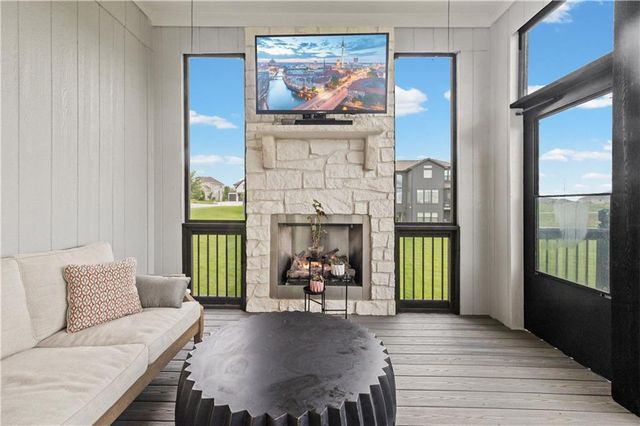 15809 El Monte Street, Overland Park, KS 66224