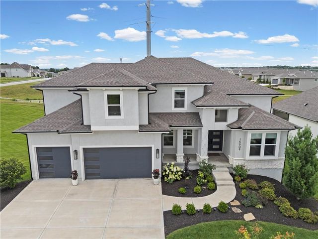 15809 El Monte Street, Overland Park, KS 66224