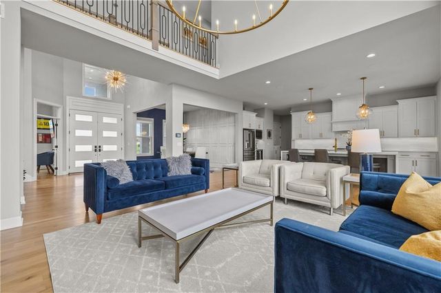 15809 El Monte Street, Overland Park, KS 66224