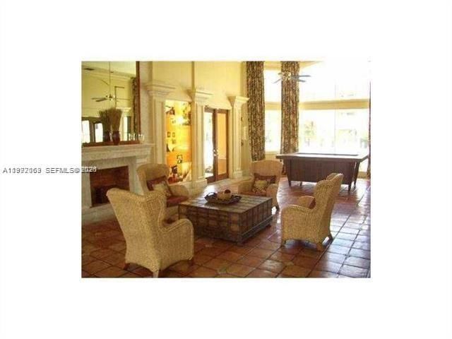 9650 NW 2nd St 4-103, Pembroke Pines, FL 33024