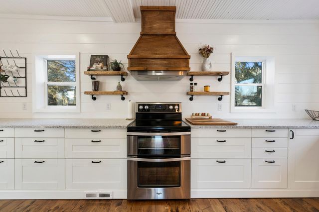 32266 Virgo Street NE, North Branch, MN 55056