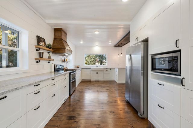 32266 Virgo Street NE, North Branch, MN 55056