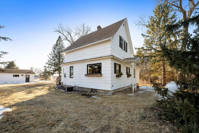 32266 Virgo Street NE, North Branch, MN 55056