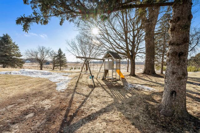 32266 Virgo Street NE, North Branch, MN 55056