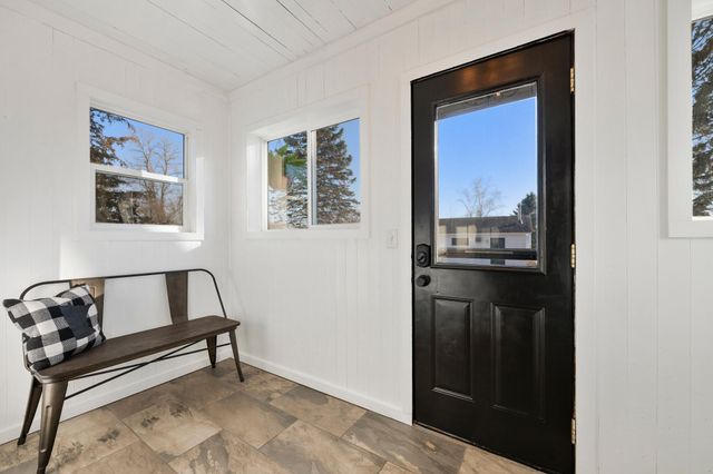 32266 Virgo Street NE, North Branch, MN 55056