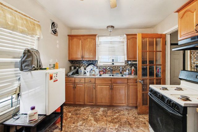 8304 Robson Street, Detroit City, MI 48228