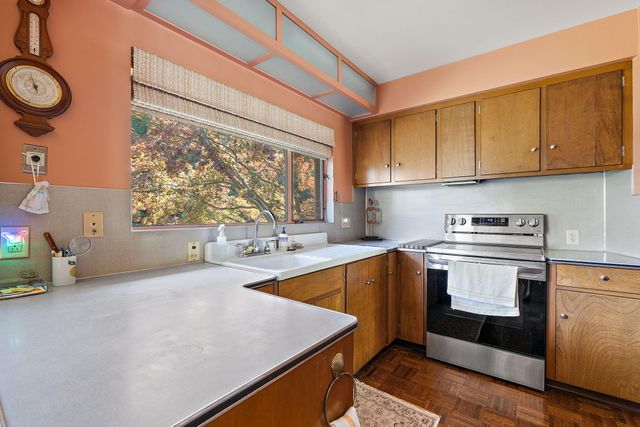 375 Woodlawn Avenue, Grand Haven City, MI 49417