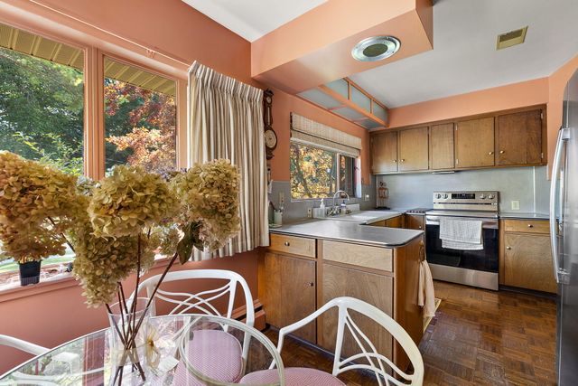 375 Woodlawn Avenue, Grand Haven City, MI 49417