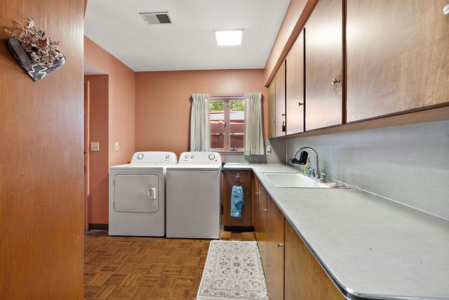 375 Woodlawn Avenue, Grand Haven City, MI 49417