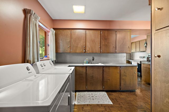 375 Woodlawn Avenue, Grand Haven City, MI 49417