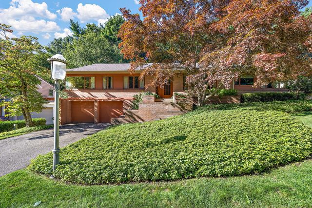 375 Woodlawn Avenue, Grand Haven City, MI 49417