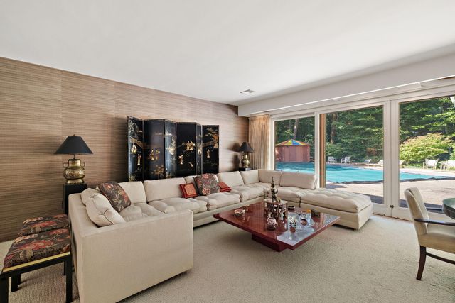 375 Woodlawn Avenue, Grand Haven City, MI 49417