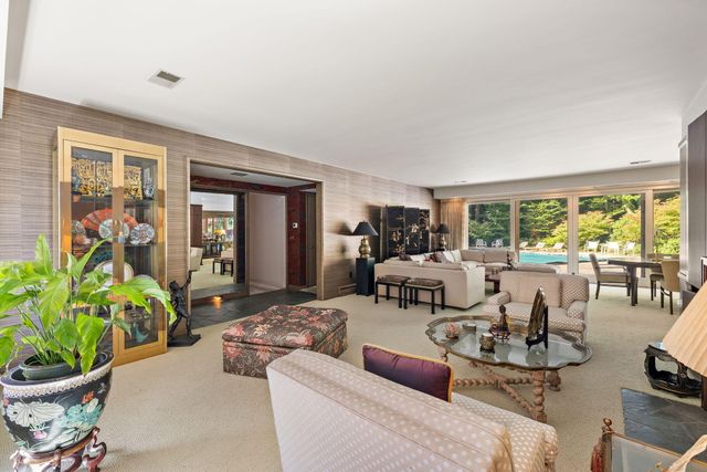 375 Woodlawn Avenue, Grand Haven City, MI 49417