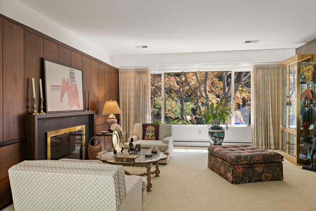 375 Woodlawn Avenue, Grand Haven City, MI 49417