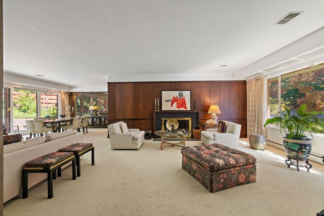 375 Woodlawn Avenue, Grand Haven City, MI 49417