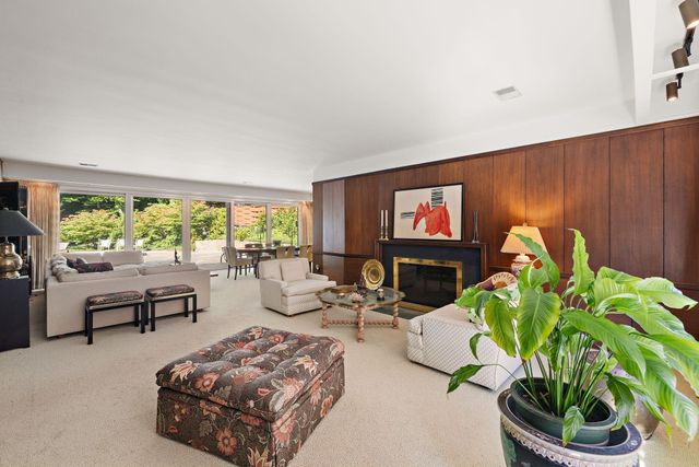 375 Woodlawn Avenue, Grand Haven City, MI 49417