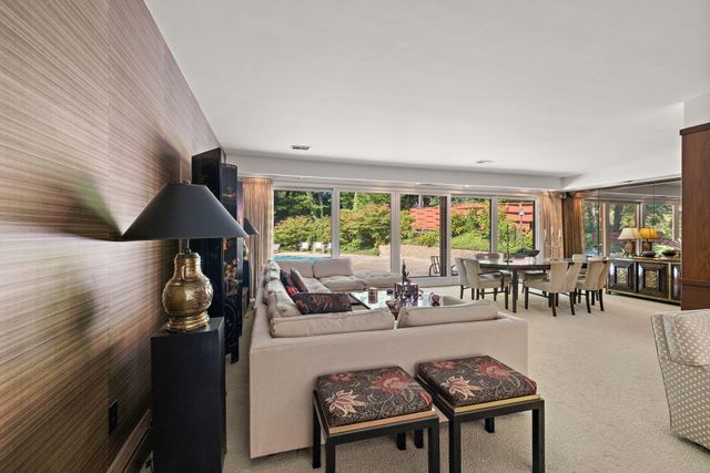 375 Woodlawn Avenue, Grand Haven City, MI 49417