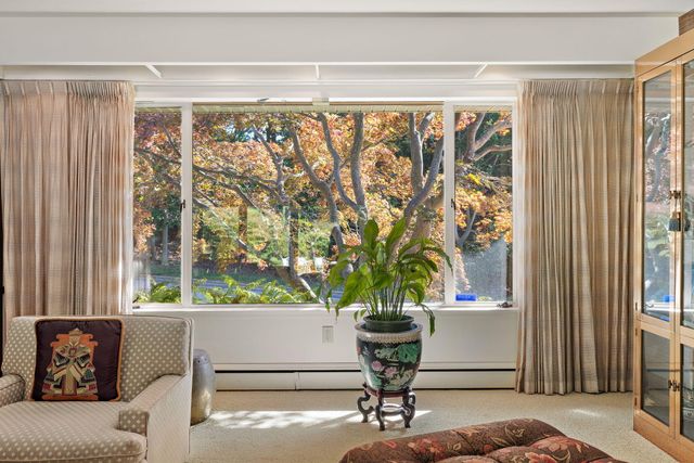 375 Woodlawn Avenue, Grand Haven City, MI 49417