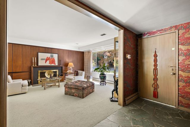 375 Woodlawn Avenue, Grand Haven City, MI 49417