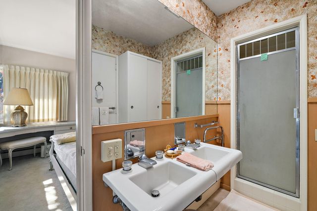 375 Woodlawn Avenue, Grand Haven City, MI 49417