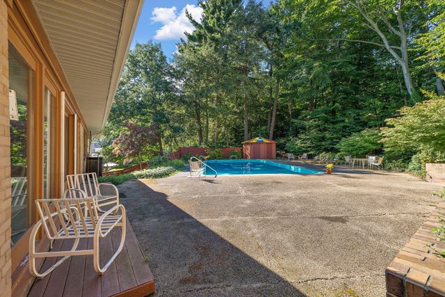 375 Woodlawn Avenue, Grand Haven City, MI 49417