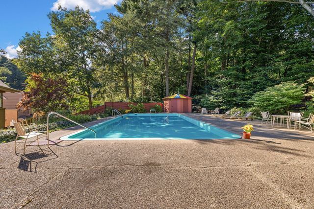 375 Woodlawn Avenue, Grand Haven City, MI 49417